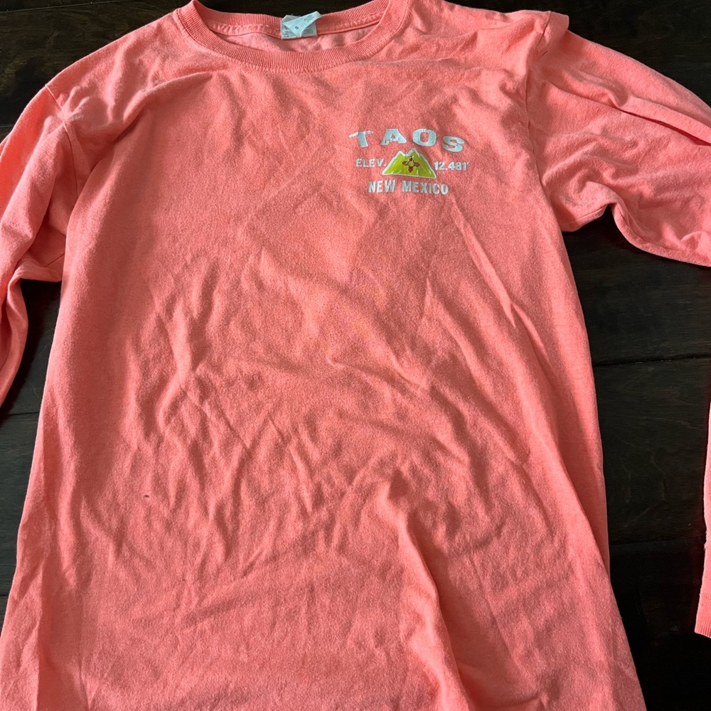 Taos tee